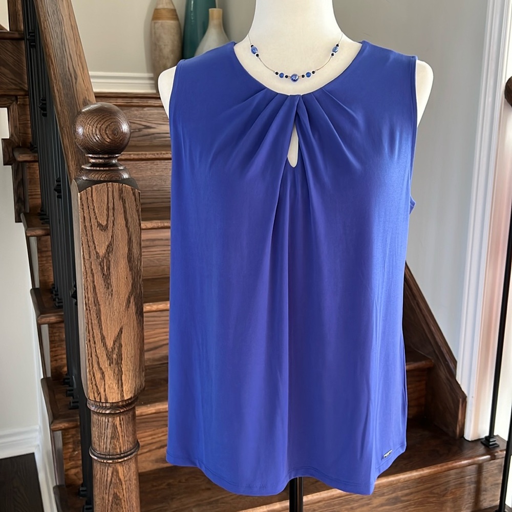 Tahari Ladies Sleeveless Top/Camisole Size Med. Periwinkle Blue Colour NWOT